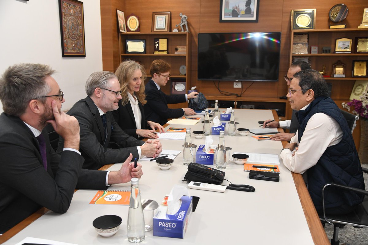 vijai63's tweet image. Met the Danish delegation led by Ms. Lotte Machon @lottemachon, State Secretary for Foreign Policy, at BJP HQ today. Discussed ways to further deepen India–Denmark cooperation.
Meeting was also joined by H.E. Mr. Rasmus Abildgaard Kristens, Ambassador of Denmark @denmarkinIndia.