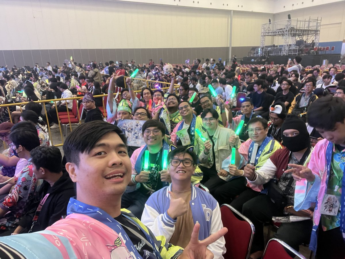 TelorCapslocks's tweet photo. OTSUFURO #CF21 !!!
At last I can post this after having such a wonderful event that I will never forget. 

Absolutely magnificent to meeting lots of people here and there, creating lasting memories with amazing people all day long until the very end https://t.co/xWMDMrh7ns