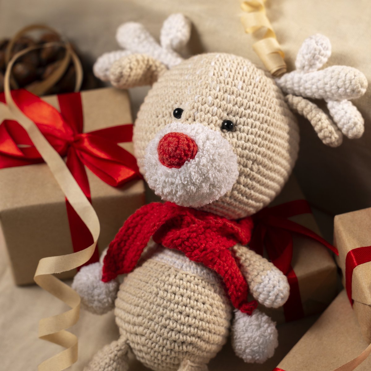 🎄¿Tenés ganas de aprender a crear tus propios adornos navideños para sorprender a tu familia o empezar tu propio emprendimiento? Vas a saber cómo confeccionar un árbol con telas y su decoración, todo de forma virtual. ¡No te lo pierdas! Anotate por acá: formularios.mardelplata.gob.ar/?id=932