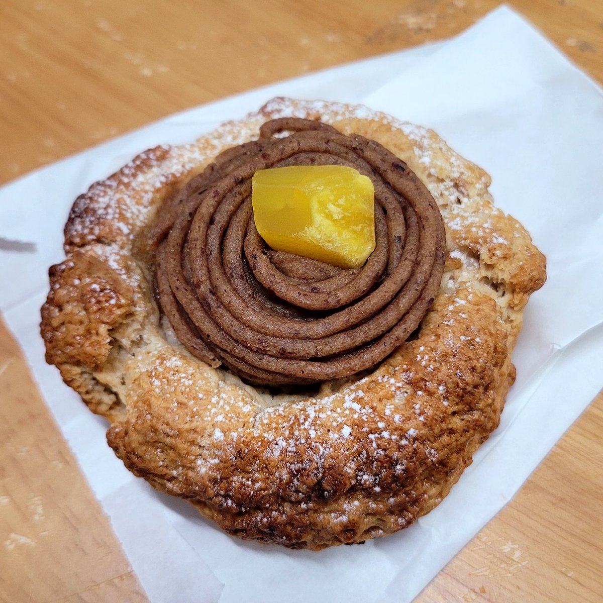 밤 몽블랑.. 머시기 스콘
이거정말내가먹어본스콘중에가장맛있어요