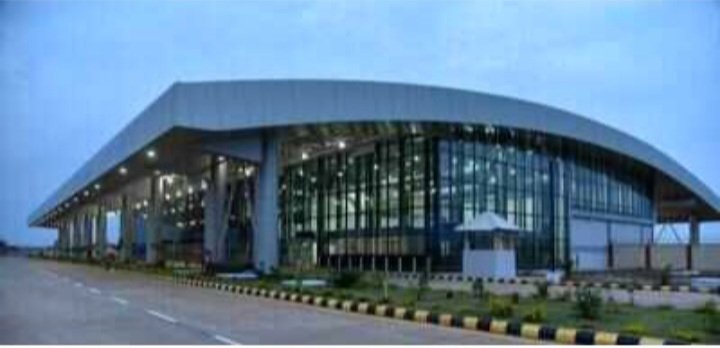 aaihbxairport's tweet image. Flight snapshot at #HubballiAirport on 16/11/2025
Sked Arrivals: 06 flights 628 pax
Sked Departures: 06 flights 633 pax
Our skies remain ready to welcome and send you off on your journeys seamlessly.
Total pax 1261 Total sked mov 12
#FlightUpdate
@AAI_Official @AAIRHQSR @aairedsr