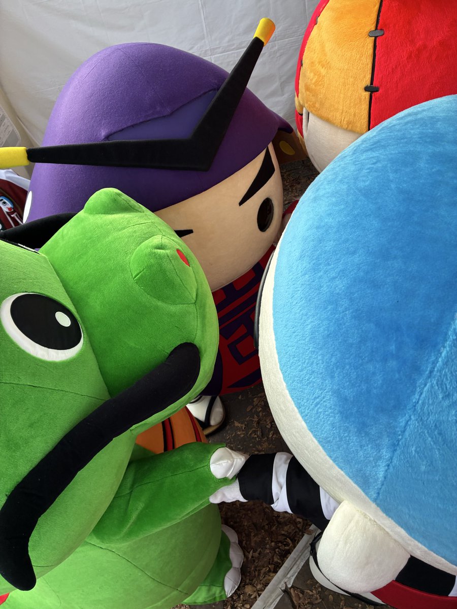 miki26k's tweet photo. 世界キャラクターさみっと
すごく楽しかったです！
ゆる嵐を応援していただきありがとうございました！
また来年お会いしましょう。
はにゅはにゅさん、来年もよろしくお願いします⭐︎
#はにゅはにゆ 
#ゆる嵐 https://t.co/CVQyRHA2GI