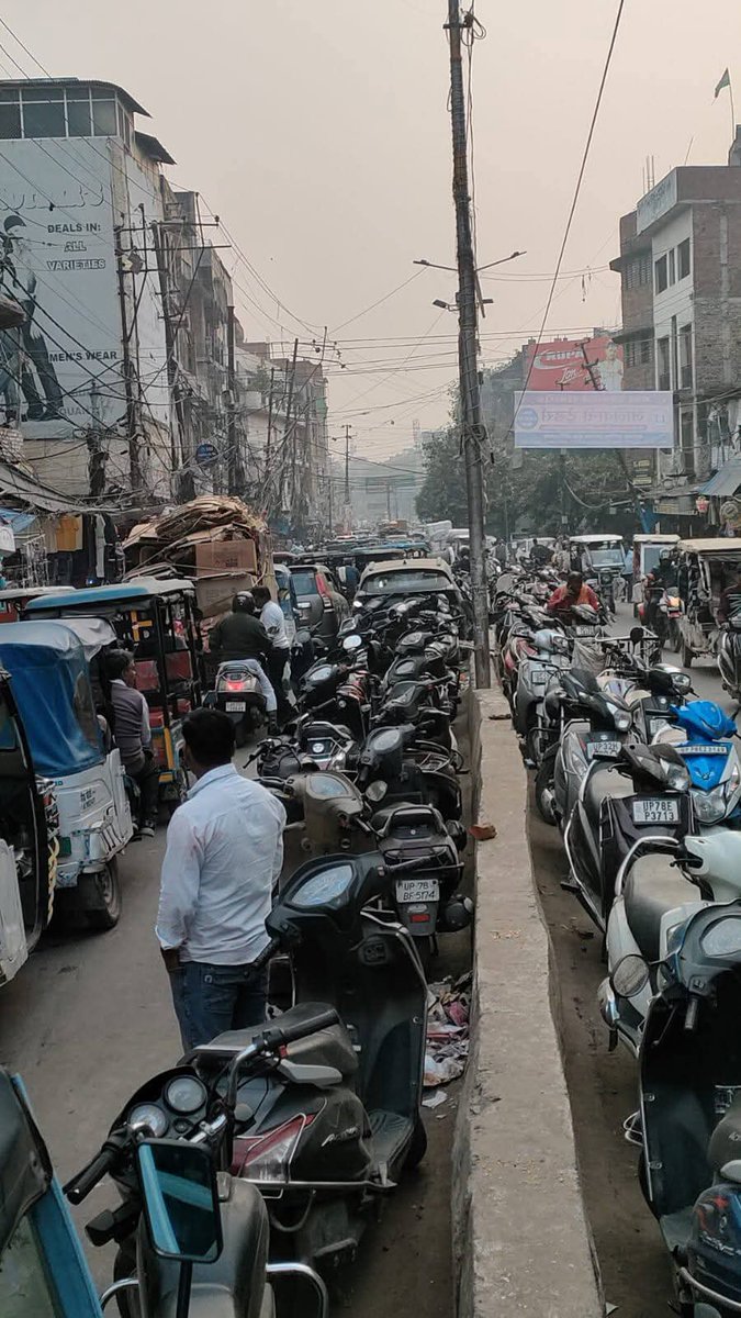 kanpursneed's tweet photo. अतिक्रमण!
अराजकता!
ट्रैफिक जाम!
#Kanpur 📍मेस्टन रोड https://t.co/wkRyN2LXgJ