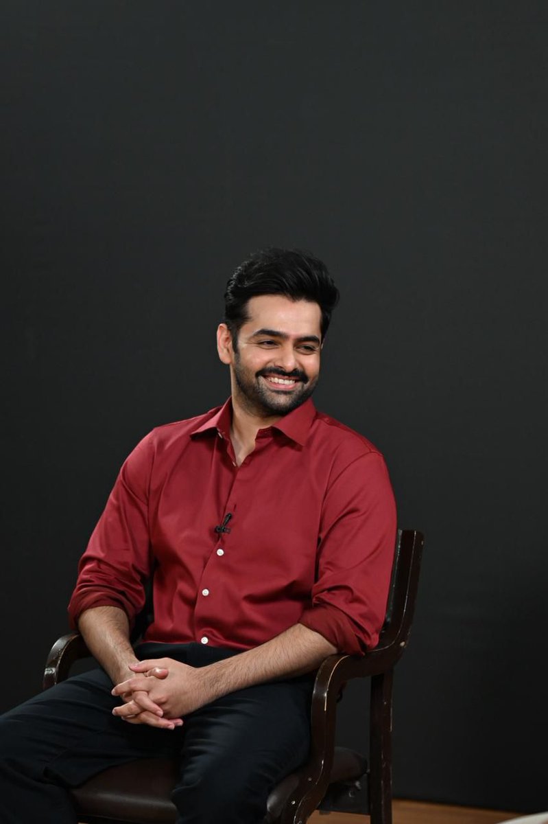 telugurajyam's tweet photo. Energetic Star #ramsayz lights up the Telugu media interaction with his natural presence and candid answers ❤️‍🔥

Stay tuned for the full video..!

#AndhraKingTaluka #AKTonNOV27 #RAPO https://t.co/dgco7IsheF