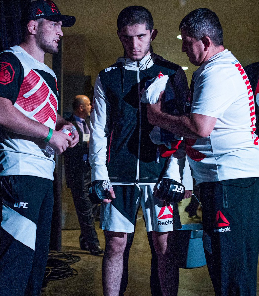 Abdulmanap Nurmagomedov, Islam Makhachev'in tek yenilgisini böyle anlatmıştı;

"En büyük pişmanlığım, koç Javier Mendez'in etkisiyle Islam Makhachev'in Adriano Martins ile ayakta dövüşmesini kabul etmiş olmam.

Islam'ın kendisi bunu yapmak istemişti ve ben ona ilk rauntta bunu