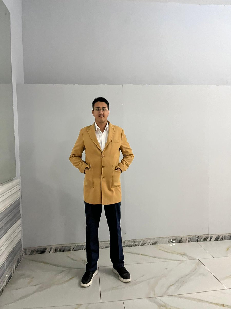 mahşer olur teşkilatlar, gelip giden çok,
başbuğ'umdan haber geldi, 'teslim olmak yok!'
her ülkücü umut saçar son nefesinde