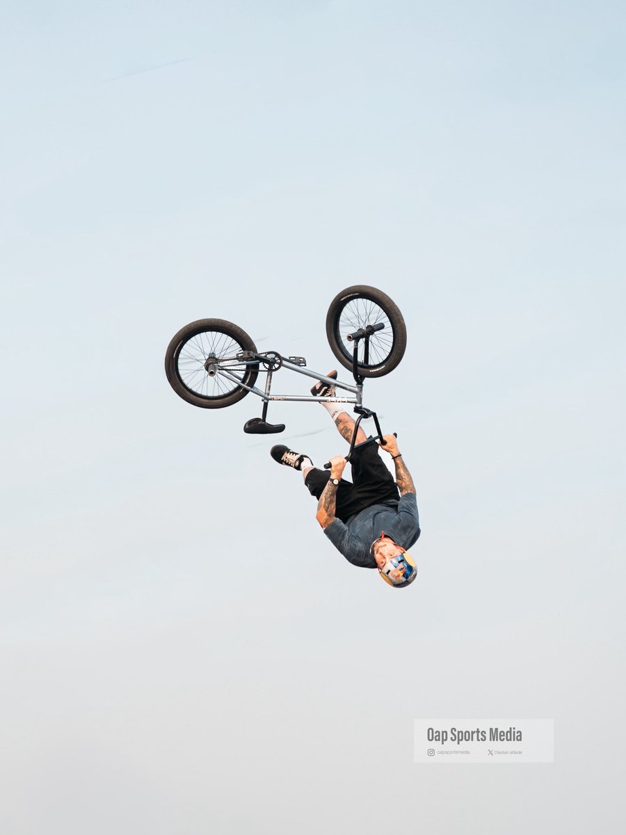 Olaotan_atilade's tweet photo. TEAM GEORGE came in hot and owned the park! 🔥🚴♂️
From explosive airs to clean technical lines, they brought nonstop energy to Red Bull Encouraged
Team chemistry on point.Skills on full display.Lagos felt it. 💥
Powered by @redbull
📸 ME
#BMXNigeria #RedBullEncouraged #LagosBMX https://t.co/FJLTHshlw6