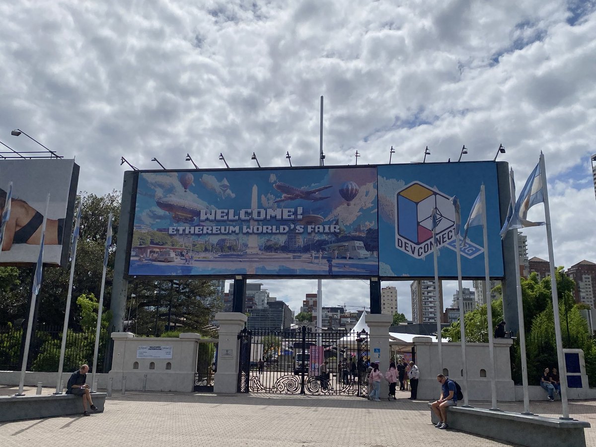 Marcelo210909's tweet image. Today is the day 🥹

@EFDevcon