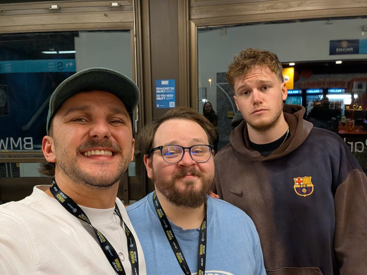 tomjsherlock's tweet image. GG Munich 

I love @R6esports 

Literally nothing better than meeting your mates from around the world and watching siege ✨

P.s if we got a picture of video together please respond to this tweet with it 💕