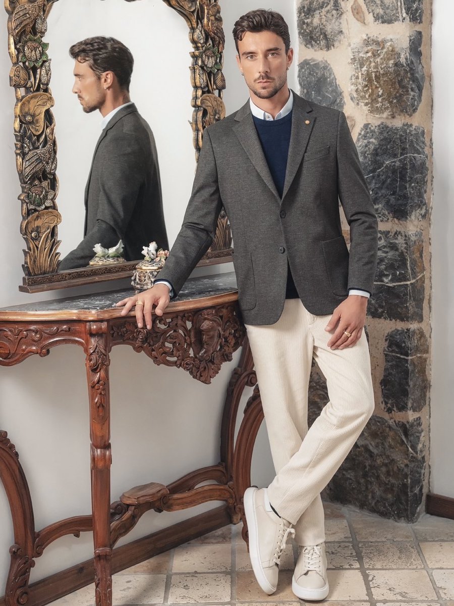 efor_online's tweet image. Zarif ve uyumlu bir EFOR kombini ile yeni haftaya kusursuz bir şıklıkla başlıyoruz. efor.com.tr