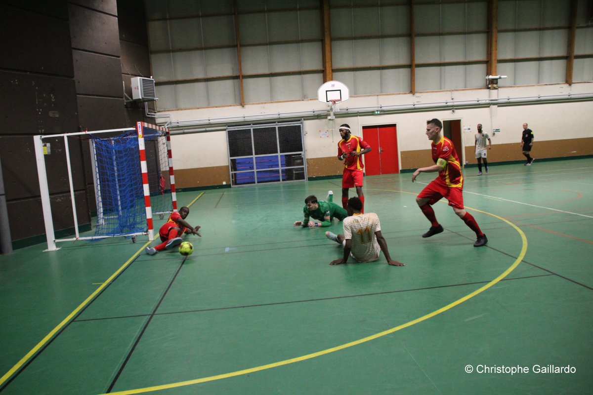 Championnat Régional 2 Futsal entre Le Mans Métropole Futsal et Trélazé Fala. <a href="/LigueFootLFPL/">Ligue de F⭐ ⭐tball des Pays de la Loire</a>
#Futsal