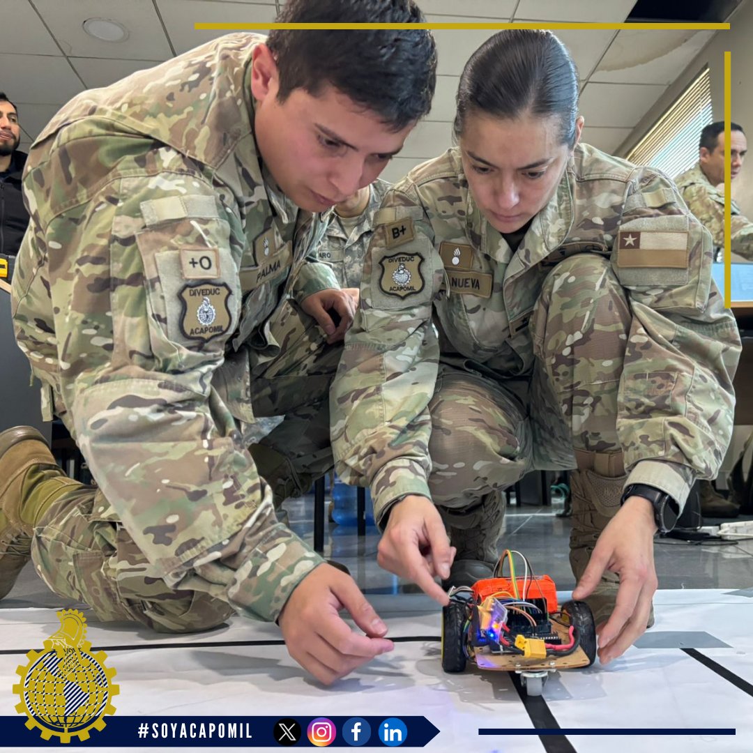 Acapomil_'s tweet image. 🤖 Alumnos de Sistemas de Armas del IV CRIM diseñaron un robot seguidor de línea en la asignatura de Mecatrónica, aplicando conocimientos de electrónica, programación y mecánica.
#ACAPOMIL #Mecatrónica #InnovaciónMilitar #EjércitoDeChile #SoyAcapomil #RumboAlCentenario