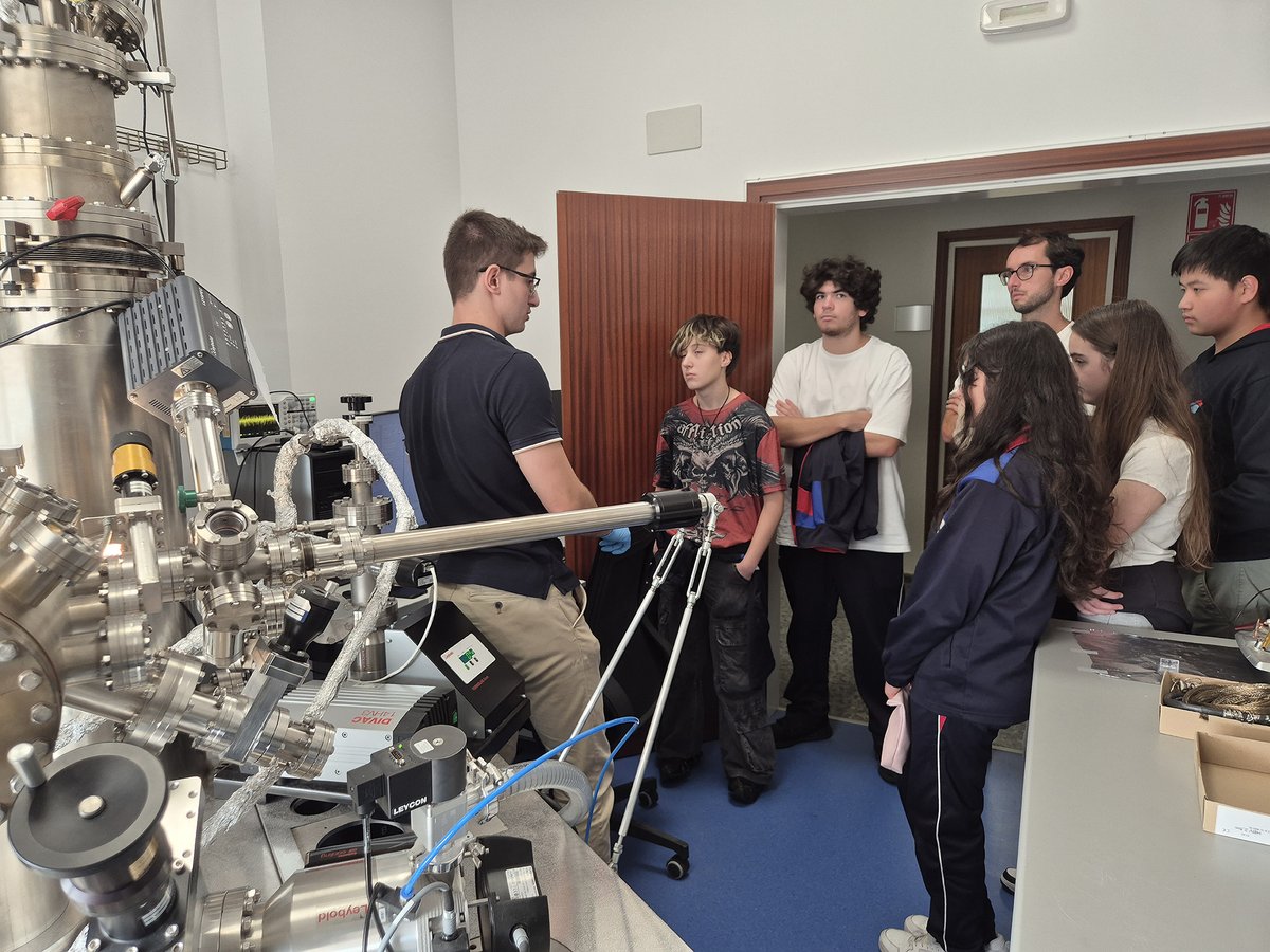 unican's tweet image. 🔬La Semana de la Ciencia acerca la investigación a 
1⃣.6⃣0⃣0⃣ escolares de #Cantabria
🔎Participan en las 7⃣7⃣ actividades desarrolladas por 8⃣4⃣ 👩‍🔬🧑‍🔬investigadoras e investigadores en los laboratorios y centros de investigación #UC
ℹ️ Más información: web.unican.es/noticias/Pagin…