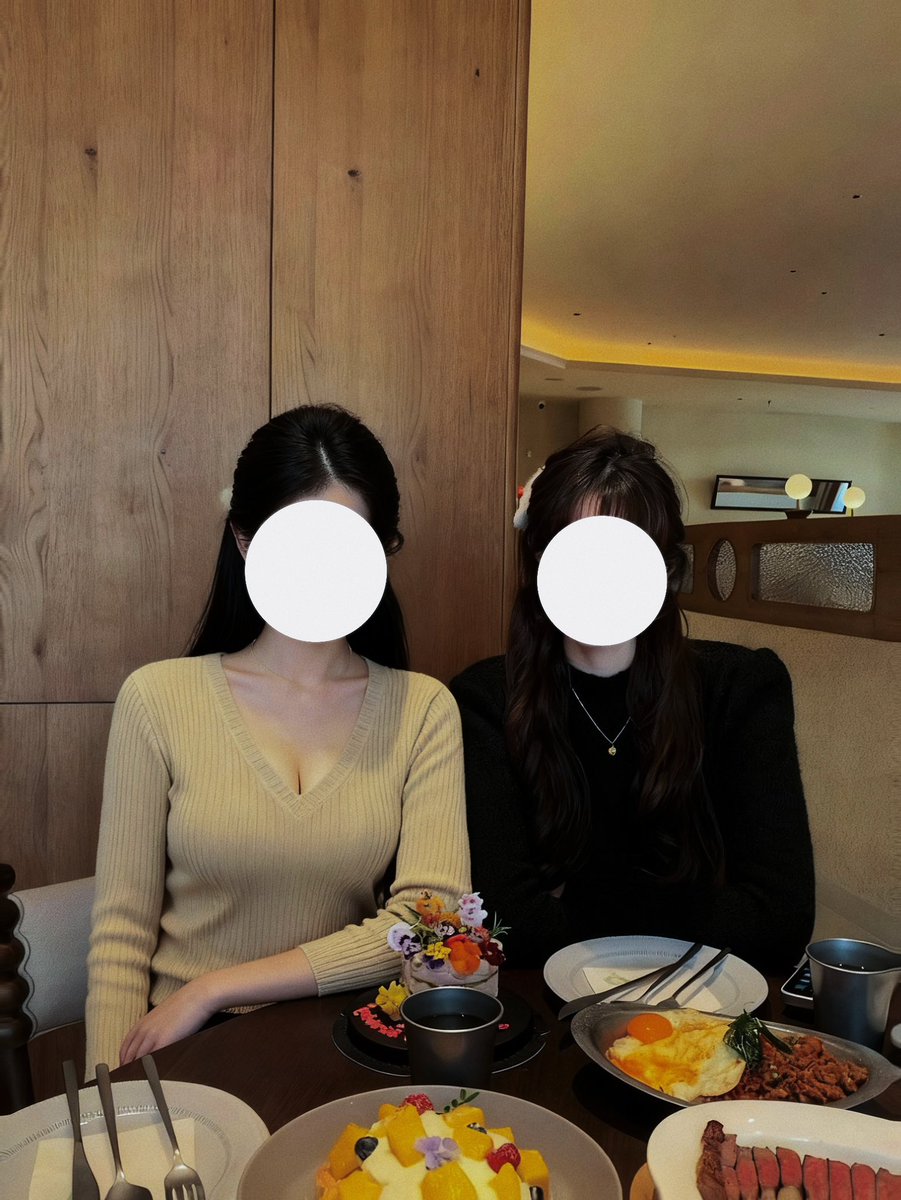 DomChrs's tweet image. 又是新的一个阶段 和漂亮女孩一起吃了漂亮饭
我学会了累了就要躺下 要慢慢享用晚餐 要过像样子的生活
对于过去 不需要复仇 而是和解