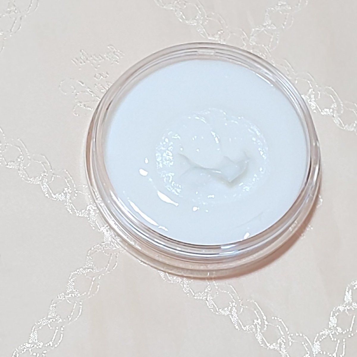 teatea112233's tweet photo. コエタスのモニターキャンペーンでもらった、EPORASHE リンクルNAクリーム(医薬部外品)についてのレビューです。肌あれ防止・バリア機能サポート・保湿までトータルにケアしてくれます。
#コエタス #PR #eporashe #エポラーシェ #トリプルサン #岡江美希 #無添加コスメ #リンクルnaクリーム https://t.co/08pGDnSZF5