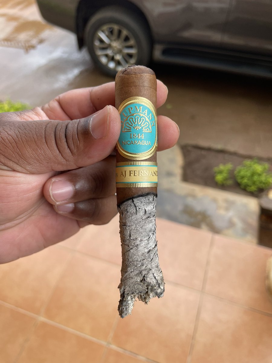 Enjoying an H Upmann 1844 Nicaragua by AJ Fernandez today. A smooth draw with a steady burn and a touch of cedar and natural sweetness. A good way to slow down and enjoy the moment.