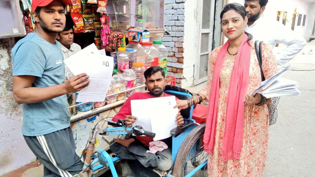 Deo_Firozabad's tweet image. #विशेष_प्रगाढ़_पुनरीक्षण_अभियान के अंतर्गत समस्त विधानसभा क्षेत्रों में सहायक निर्वाचक रजिस्ट्रीकरण अधिकारी, सुपरवाइज़र एवं बूथ लेवल अधिकारियों द्वारा विभिन्न बूथों पर आयोजित कैंपों के माध्यम से जनपदीय नागरिकों से #गणना_प्रपत्र प्राप्त किए जा रहे हैं।
@ceoup @InfoDeptUP