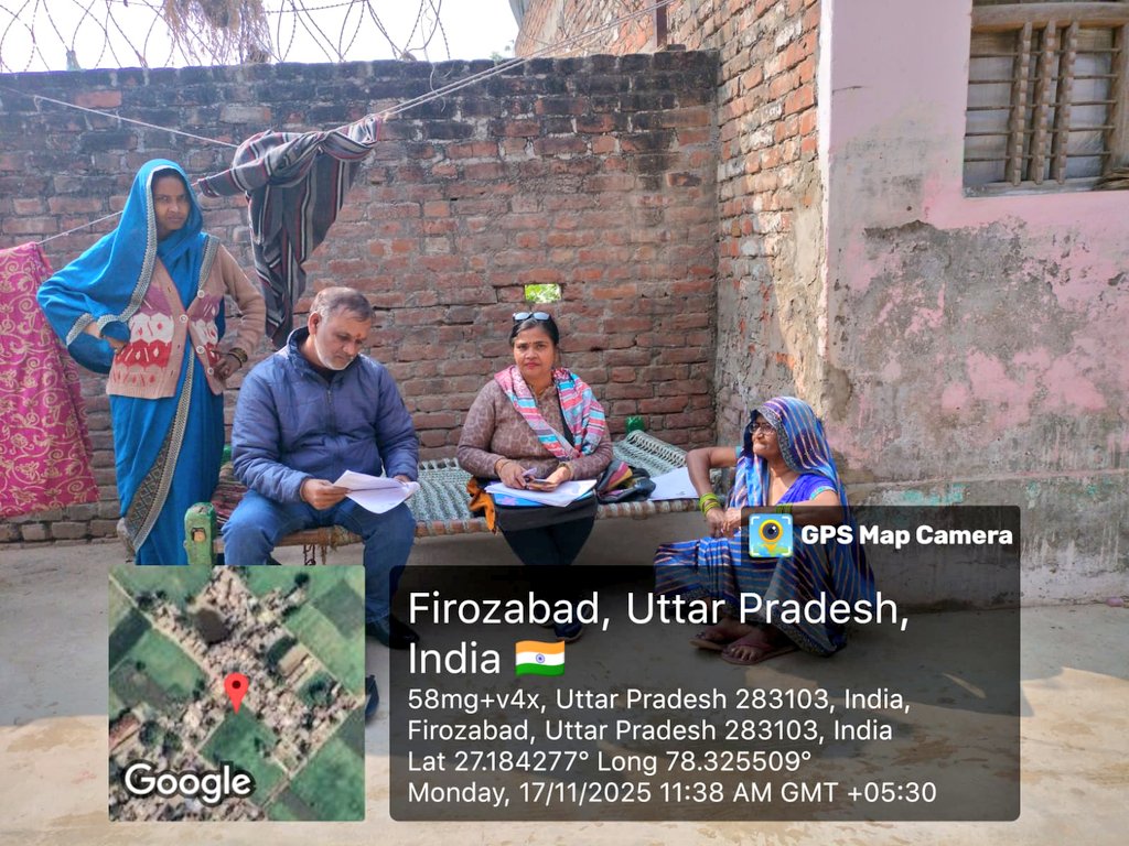 Deo_Firozabad's tweet image. #विशेष_प्रगाढ़_पुनरीक्षण_अभियान के अंतर्गत समस्त विधानसभा क्षेत्रों में सहायक निर्वाचक रजिस्ट्रीकरण अधिकारी, सुपरवाइज़र एवं बूथ लेवल अधिकारियों द्वारा विभिन्न बूथों पर आयोजित कैंपों के माध्यम से जनपदीय नागरिकों से #गणना_प्रपत्र प्राप्त किए जा रहे हैं।
@ceoup @InfoDeptUP