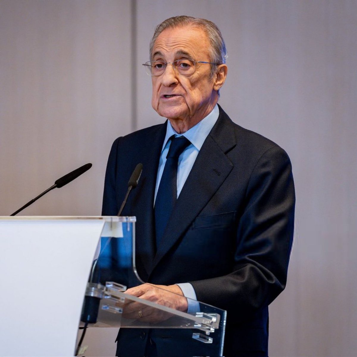 🚨🚨🚨🚨🚨🚨🚨🚨 عاجـل — Daily Mail | 

ريال مدريد يهدد الاتحاد الأوروبي لكرة القدم (UEFA) 

بدعوى قضائية تصل إلى 3.5 مليار جنيه إسترليني 💰

وذلك بسبب أضرار متعلقة بأزمة دوري السوبر ليغ

😱😱😱😱😱😱😱😱😱😱😱😱😱😱😱