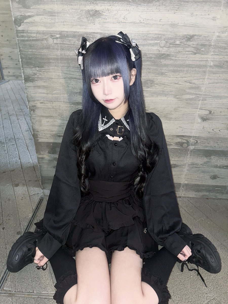 太もも、挟まれたい人〜？❤︎