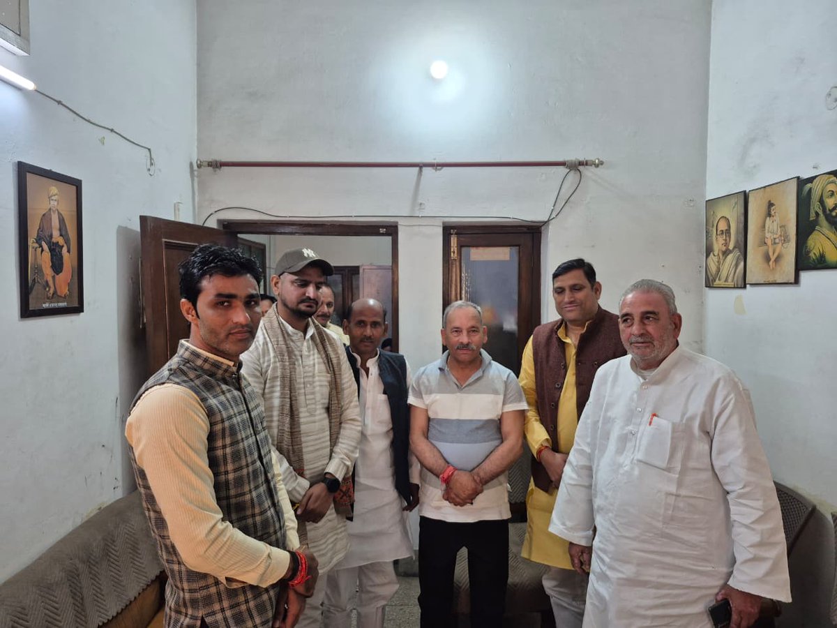 आज मेरठ कैंप कार्यालय पर अपने लोकसभा क्षेत्र से आए आगंतुकों से मुलाकात कर उनकी समस्याएं सुनी।
जनता से निरंतर संवाद और जुड़ाव ही मेरी सबसे बड़ी ताकत है।