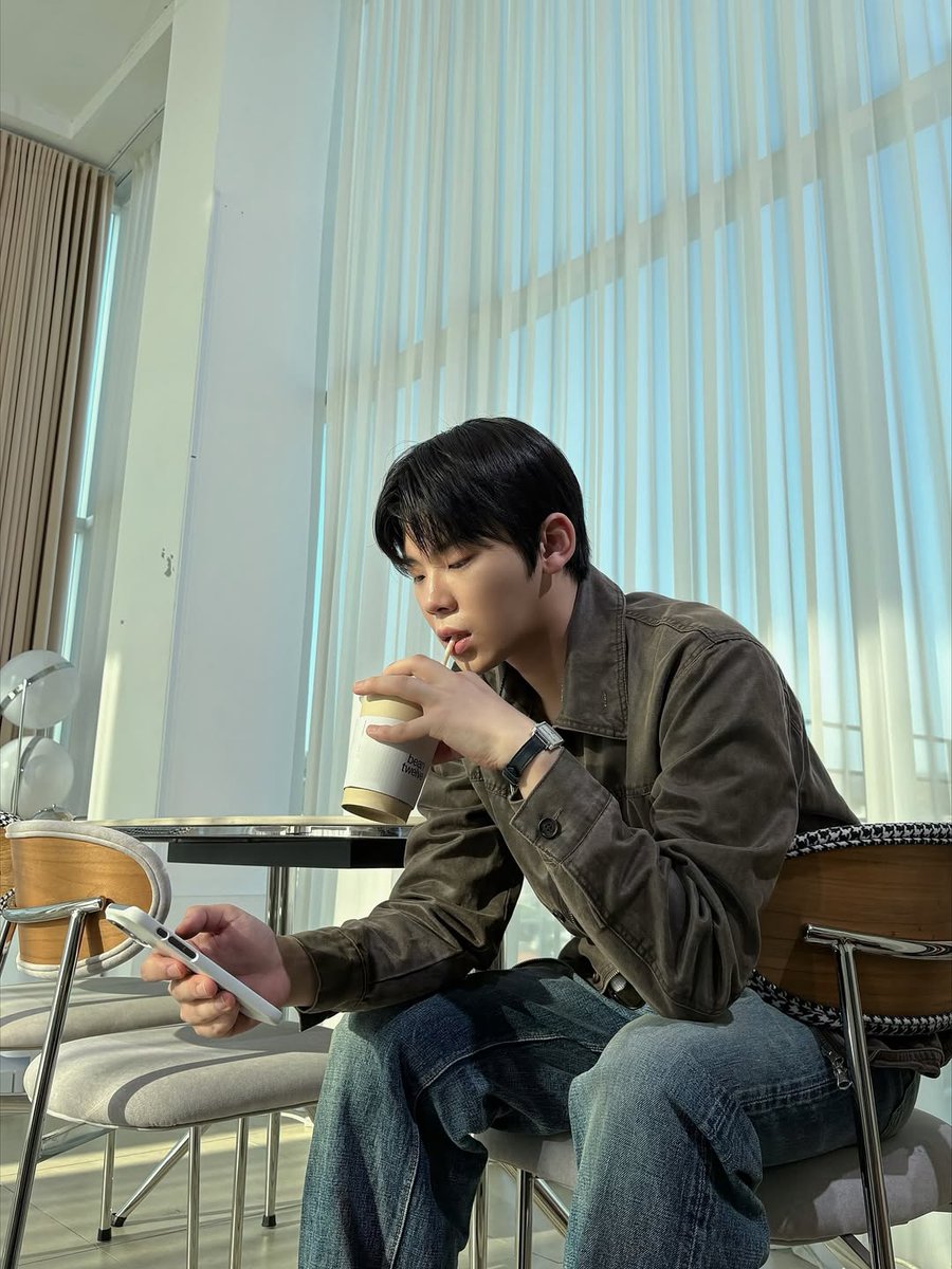 howurlytouse's tweet image. #HOWTOPOST
11/17/2025 | 🎹 yeohofauvism INSTA POST UPDATE

🔗 instagram.com/p/DRKFI8dk9W0/

(1/2)

#YEOHO #여호 #howtouse #하우투유즈