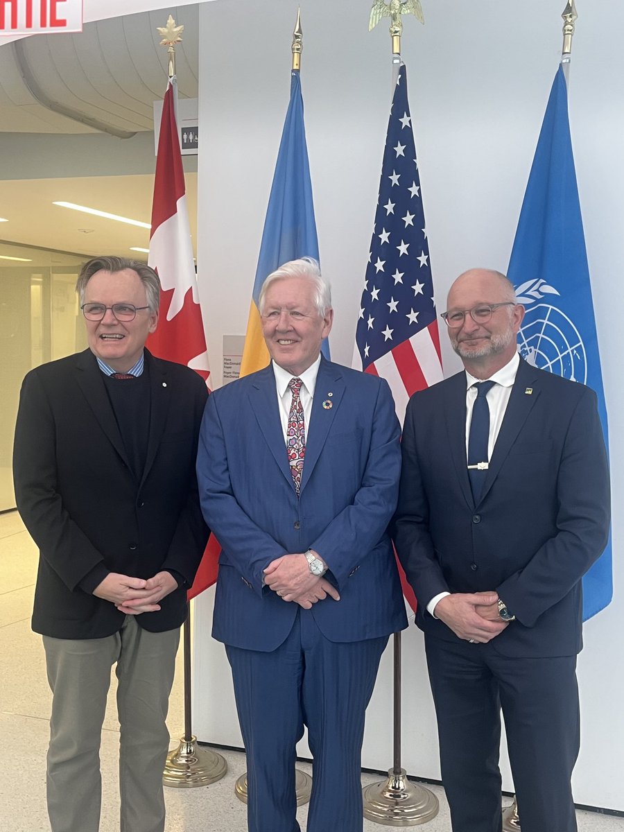 BobRae48's tweet image. David Lametti starts today!  Wishing him well - here we are in September with my predecessor Marc-André Blanchard