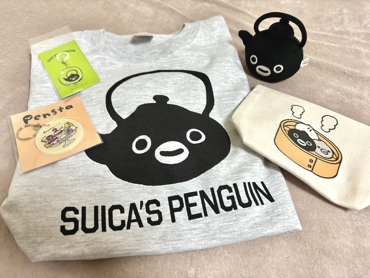 suica_binchan's tweet image. ふと上野駅通ったら南部さんグッズがいっぱい並んでてめちゃくちゃびっくりして流れるように散財してしまった💸💸💸
飲茶ポーチは桜木町のものです