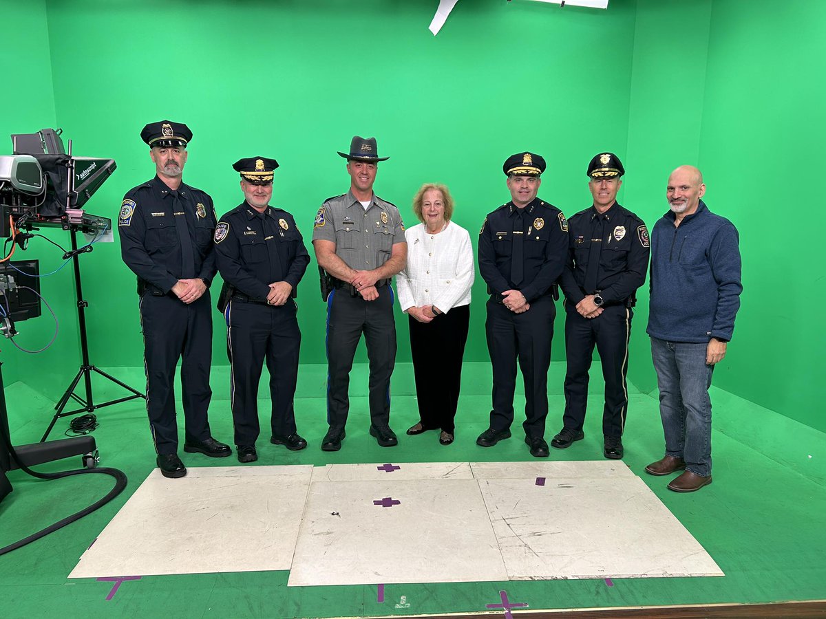 WaterfordPolice's tweet photo. Members of the CPCA Traffic Safety Committee joined Executive Director Pam Hayes and WFSB channel 3 News Operations Manager Dave Ward to film for a PSA last Friday.

Thanks to Dave and the Chiefs from Watertown, Redding and Naugatuck as well as the Colonel from the State Police https://t.co/eX7MEAgkYF