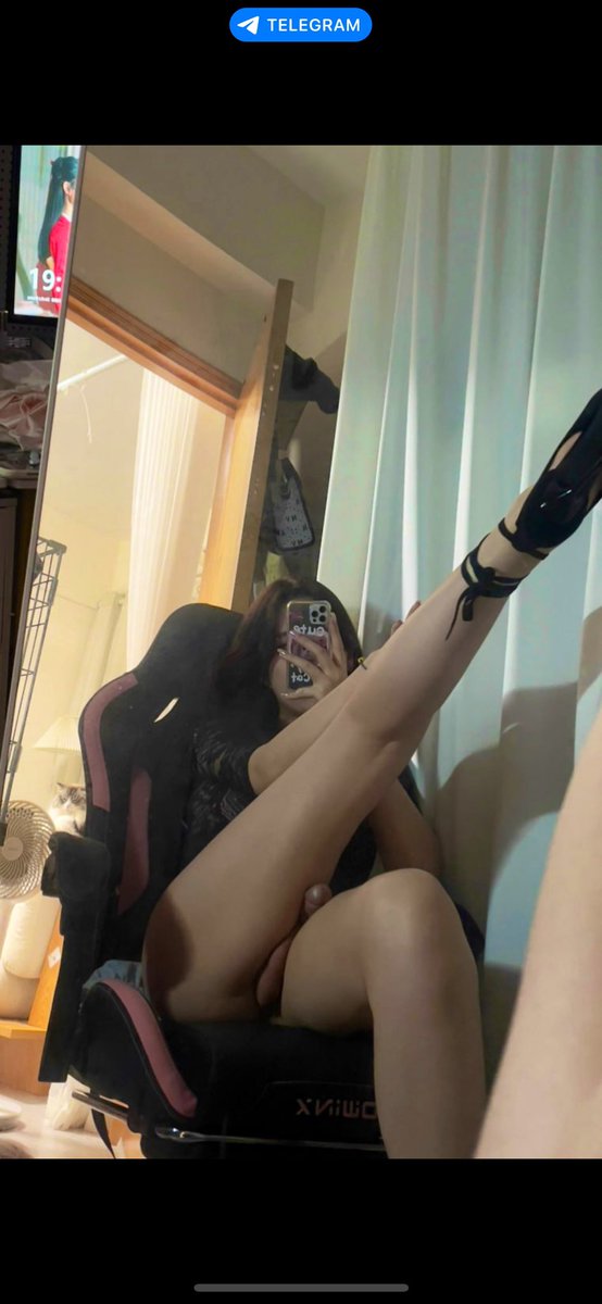 cd520ye's tweet photo. @jyd52018 喜欢男妈妈走了一天的皮鞋里混合臭丝袜的酸骚味吗？很渴望跪在我脚下亲吻给我妖棒和丝袜脚磕头了是吗，啊啊啊快射在妖妈骚脚趾上啊啊猪畜生💅
#妖妈 #伪娘 #男娘 #女装子 #露出 #调教 #贱狗 #主人 #女王 #线下约调  #发情 #贡畜 https://t.co/mtXQ1A4YmP