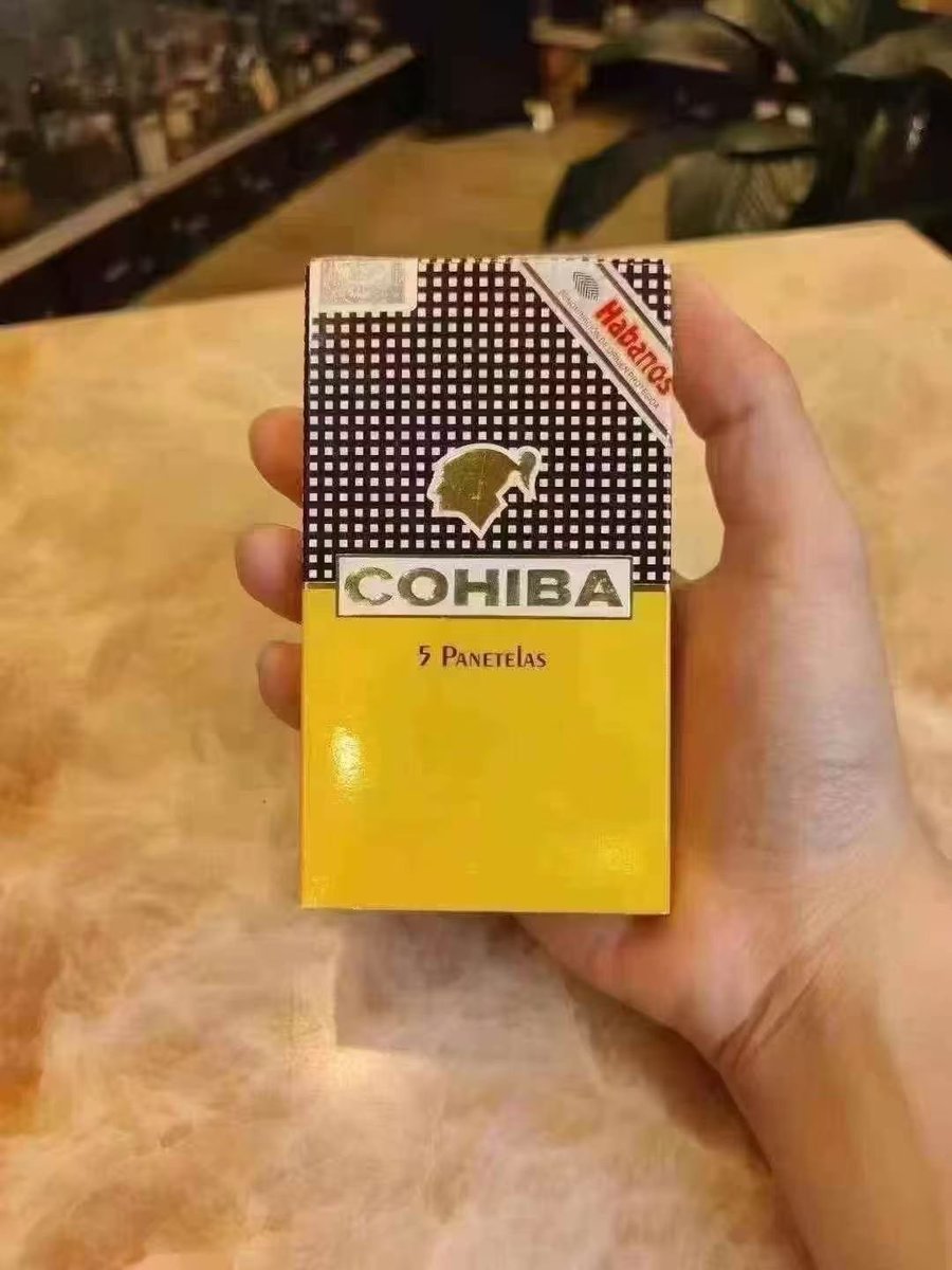 junhao889010's tweet image. 高希霸 宾丽 纸盒 Panetelas
25支(5盒)
尺寸115×26