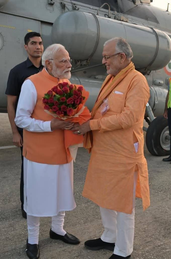 Devendraphysio4's tweet photo. सरल सौम्य व कर्मठ व्यक्तित्व के धनी एवं उत्तर प्रदेश सरकार में माननीय वित्त एवं संसदीय कार्य मंत्री आदरणीय श्री सुरेश कुमार खन्ना जी को जन्मदिन की हार्दिक बधाई एवं शुभकामनाएंमर्यादा पुरुषोत्तम प्रभु श्रीराम जी एवं  श्री हनुमान जी आपको उत्तम स्वास्थ्य, दीर्घायु एवं @SureshKKhanna https://t.co/GXvIGHGfWK