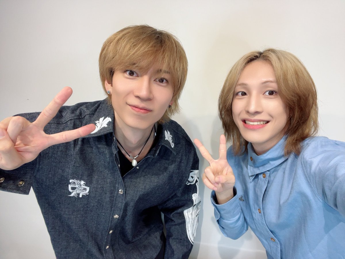 『太陽の宇宙チャンネル #３３』

お邪魔しましたぁ！！

かれこれ長いお付き合いさせていただいてるたいようくん。
番組呼んでいただけて嬉しかった🤤

今後ともよろしくお願いしますっ！