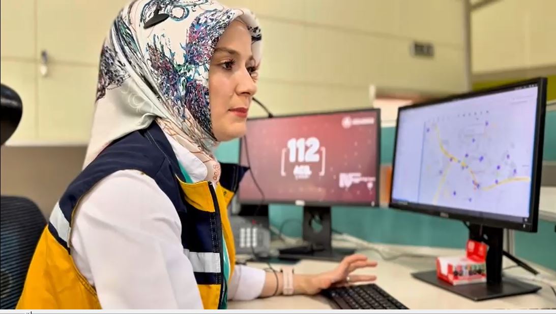 salihkeskin47's tweet image. 112 personelinin telefonda yönlendirmesi ile eşine doğum yaptırdı

dha.com.tr/foto-galeri/11…

#Tebrikler @Mardin112acm @mardinilsaglik @drsaffet #HoşGeldinBebek