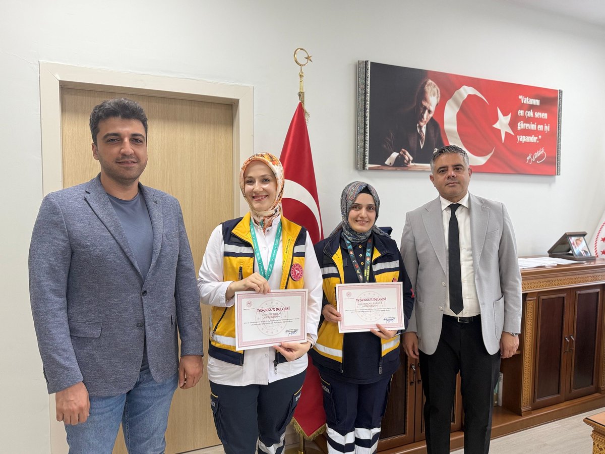 salihkeskin47's tweet image. 112 personelinin telefonda yönlendirmesi ile eşine doğum yaptırdı

dha.com.tr/foto-galeri/11…

#Tebrikler @Mardin112acm @mardinilsaglik @drsaffet #HoşGeldinBebek