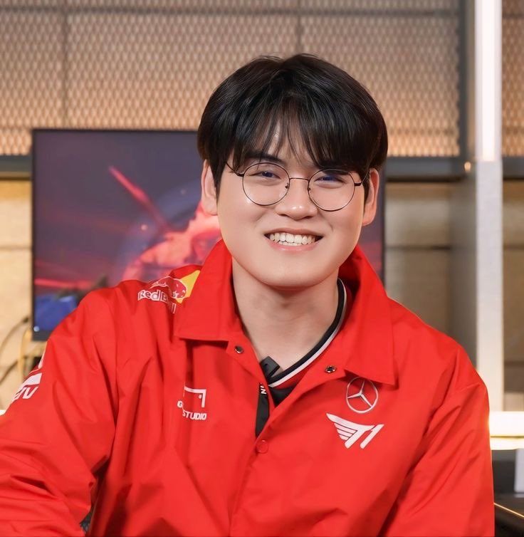 onerized's tweet image. i hope you’re always happy &amp;lt;3