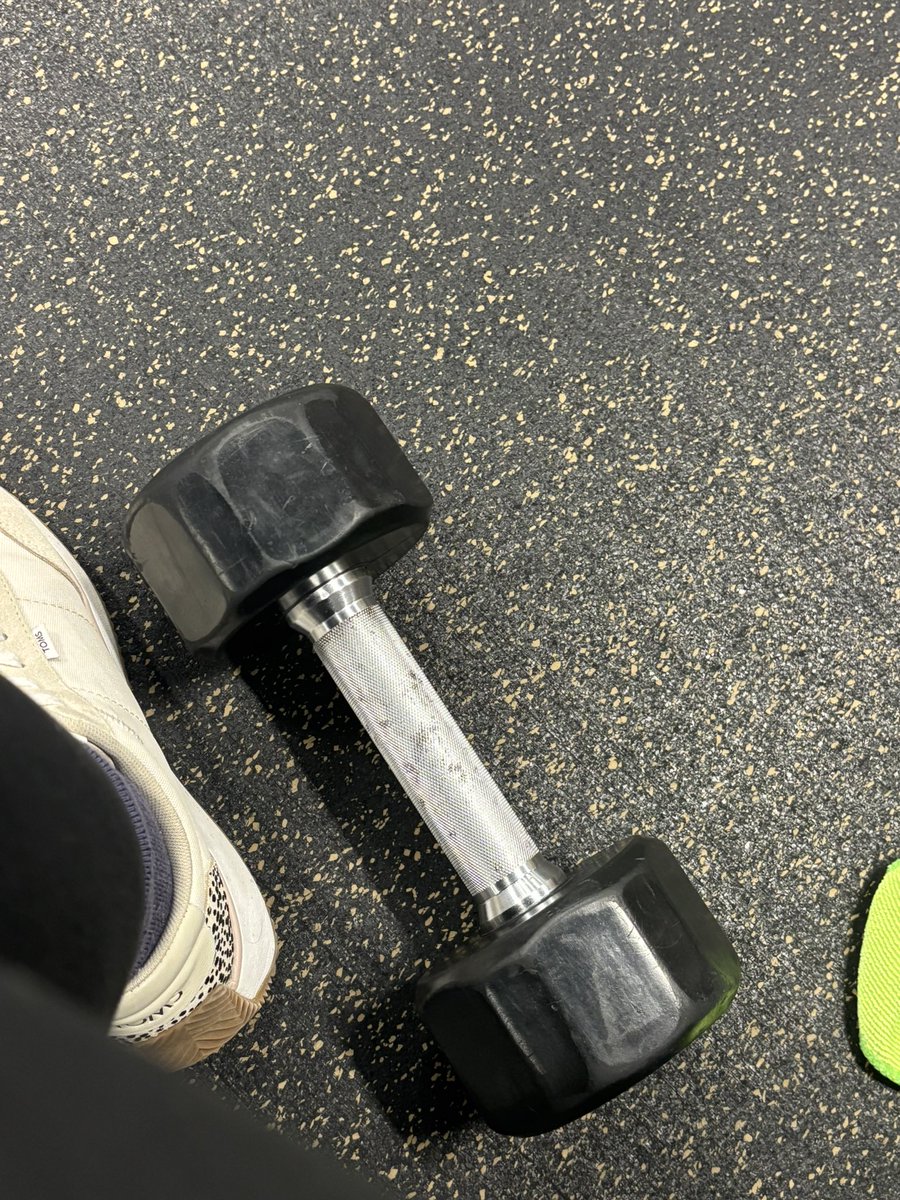 HSpice06's tweet image. Lil smth to take the edge off HEHEHEHEHE bicep curls