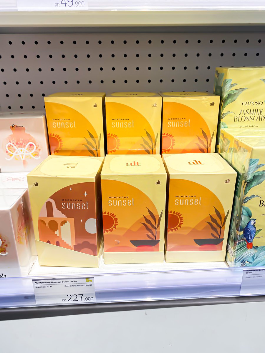 Baru aja dari "Oh Some" dan super excited karena akhirnya bisa sniff langsung parfume ALT sepuasnya 🤩. Kalau kalian main kesini wajib banget cobain juga Plss! 

Jadi kalo mau langsung beli tinggal kesini aja deh😋💛