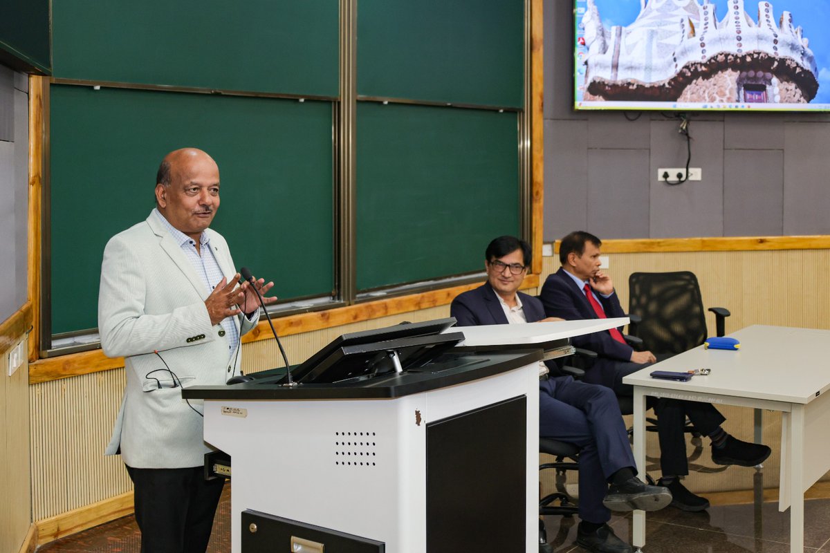 IIML's tweet image. IIM Lucknow conducted the Orientation Programme for PhD scholars, bringing together 45 scholars from the first and second year for a day of academic insight and meaningful interaction. 

#IIMLucknow #PhDProgramme #ResearchExcellence #ManagementResearch #AcademicJourney