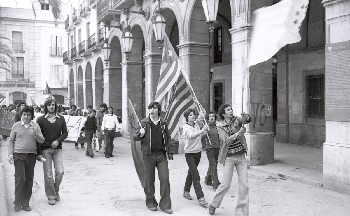 📅 21 i 22 de novembre, 11 h 📍Castell de la Geltrú Visites a l’#ACGAF per conèixer la #Transició a #VNG en el 50è aniversari de la recuperació de les llibertats democràtiques a través del #patrimonidocumental que conservem. 
📷Fons R.Horro