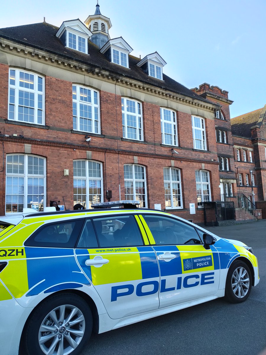 MPSThornton's tweet image. #BenshamManorSNT attended @WinterbourneWBA we delivered a session on Staying Safe and Road Safety.@metpoliceuk @MPSCroydon