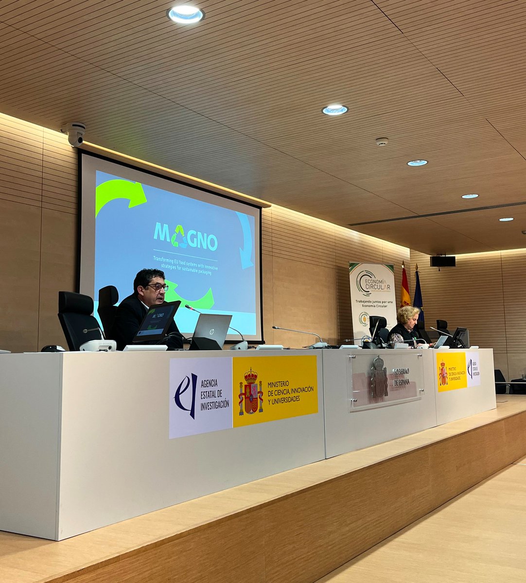 Packnet_'s tweet image. 🗣️ Es el turno de Alejandro Viso, Responsable de Desarrollo de Negocio en el Centro Tecnológico del Calzado y el Plástico (@CetecCentro), socio de Packnet, quien presenta su proyecto MAGNO.

#PacknetParticipa #EconomíaCircular 
#GIEC @AgEInves