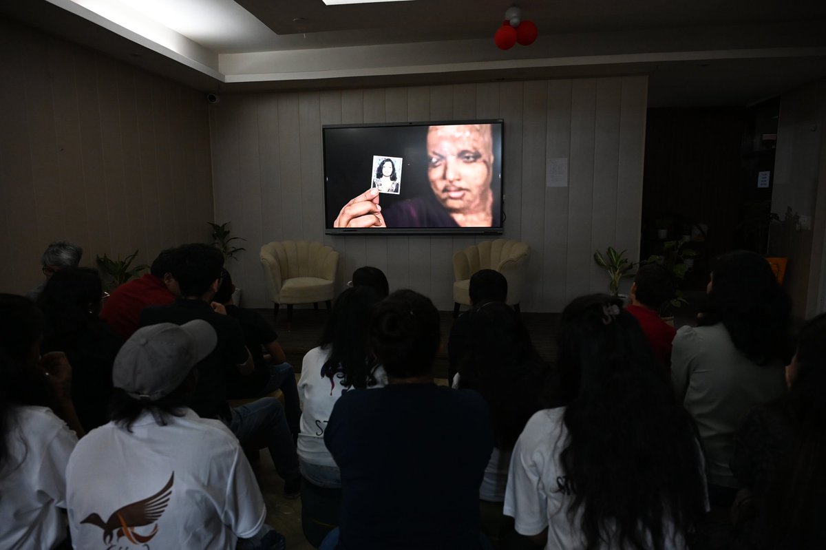 StopAcidAttacks's tweet photo. Last week, our #sheroes welcomed the newest students and parents from Musicfactory for a powerful and heart touching orientation at Chhanv Foundation.

Artee ji, Director of Musicfactory, introduced her students to our Sheroes, and the journeys they heard left everyone inspired, emotional and deeply connected to our mission.

Musicfactory has been a strong companion in our long journey, and once again, the children and their parents pledged to support and spread the vision of Chhanv Foundation.
.
.
.
#chhanvfoundation #stopacidattacks #musicfactory #Noida #acidattacksurvivors #sheroes #sheroeshangoutcafe #MUSICFAIR