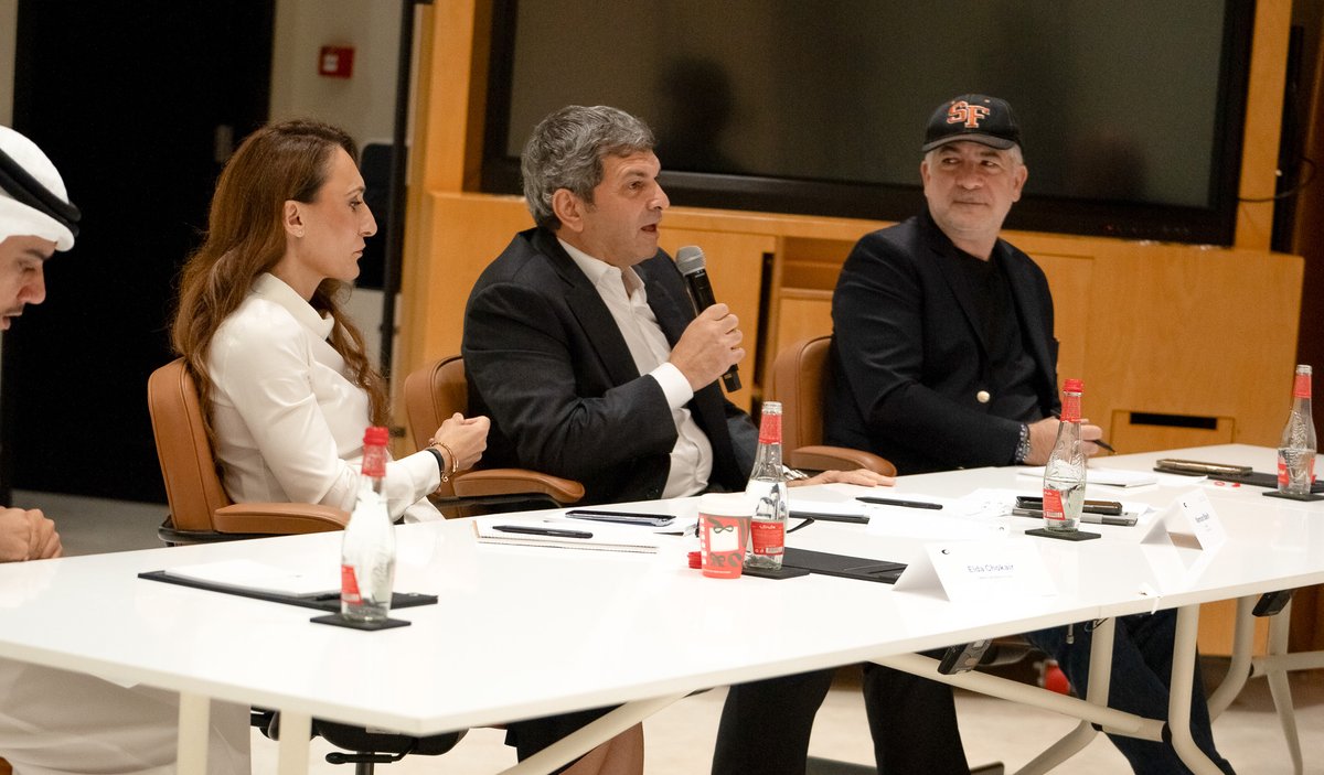 ArabNewsBiz's tweet image. #MediaMatters: Media and AI leaders gathered for an Arab News-powered roundtable on the sidelines of the @DubaiFuture Forum, examining how technology is reshaping the future of news, trust, and communication. Read more: arab.news/4nhz8