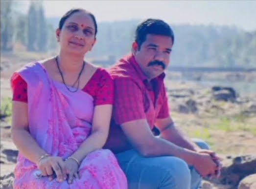 गुजरात के भावनगर में फॉरेस्ट ऑफिसर शैलेश ने अपनी पत्नी, बेटी और बेटे की हत्या कर दी और 7 नवंबर को थाने में उनकी गुमशुदगी की रिपोर्ट दर्ज कराई। शैलेश ने तीनों के शव एक खड्डे में दफना दिए थे पुलिस ने 10 दिनों में मामला सुलझाकर शैलेश को गिरफ्तार कर लिया।