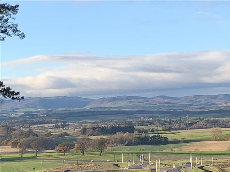 prepressperth's tweet photo. With a gloriously sunny end to week 2 of the autumn Step Count Challenge, our teams reached the halfway point and increased our total number of steps to 801,443. Well done, all!🍂☀️@walking_scot #StepCountChallenge https://t.co/Fe173qH4XA