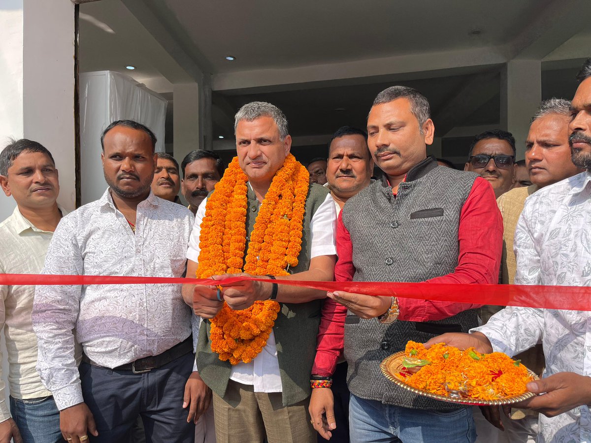_Sudhaker_singh's tweet image. बक्सर लोकसभा के रामगढ़ विधानसभा अंतर्गत ग्राम-कलानी में नवप्रतिष्ठान “मसीहा फर्नीचर” का उद्घाटन किए…