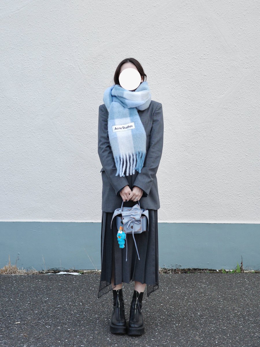 aoi_yu03's tweet image. 昨日の全身🧣
feticoのジャケットとスカート合わせたよ