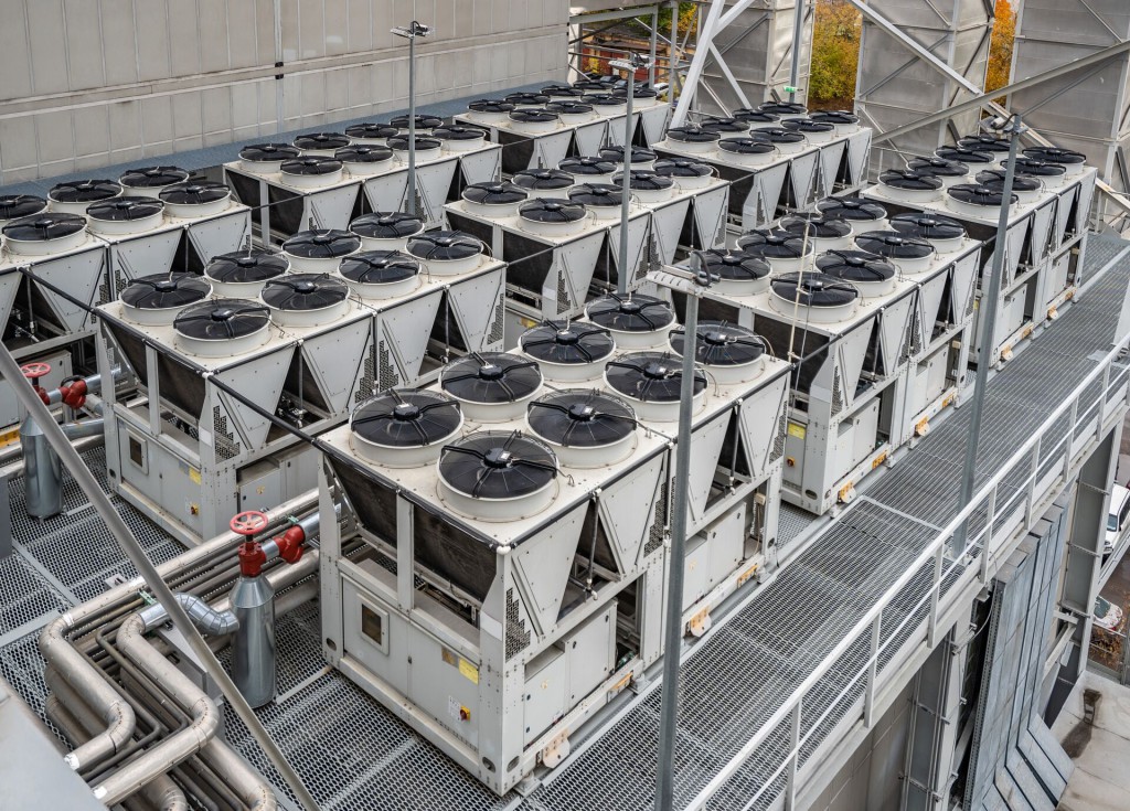 Cooling without compromise: How drives are accelerating the transition to cleaner refrigerants

Switching from synthetic refrigerants in HVACR applications to more sustainable natural alternatives is a necessary step on the journey to Net Zero. However, the use of A2L and A3
