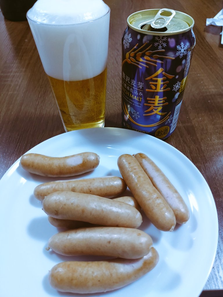 Timon_BoardGame's tweet image. ほんっっっと！久しぶりにクレープ食べたぁ！！
やっぱり自分は甘いもんよりビール！（笑）

かんぱーーーーい！！！😆😆😆

#ビール
#NIKKE
#クレープ